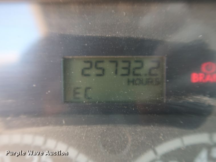 image for item DH0997 2003 Freightliner Columbia  semi truck