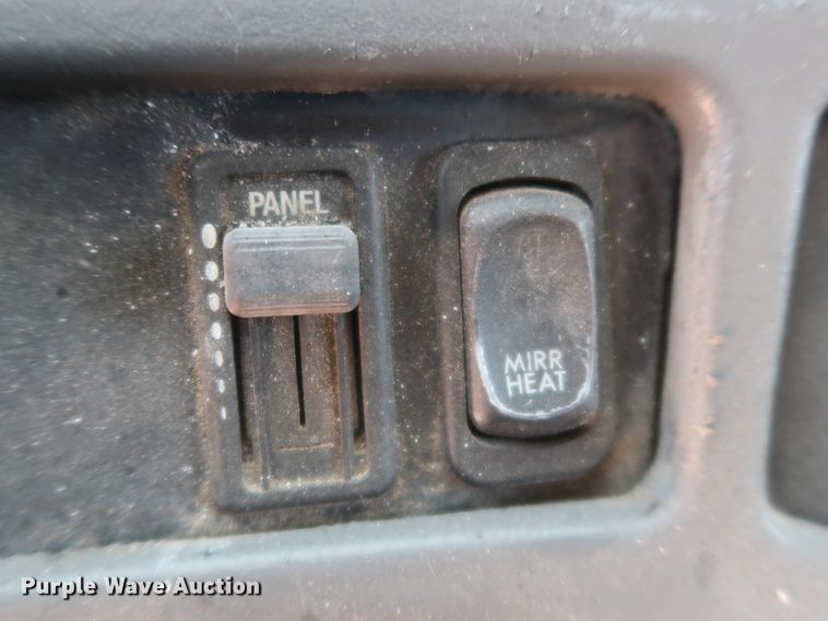 image for item DH0997 2003 Freightliner Columbia  semi truck