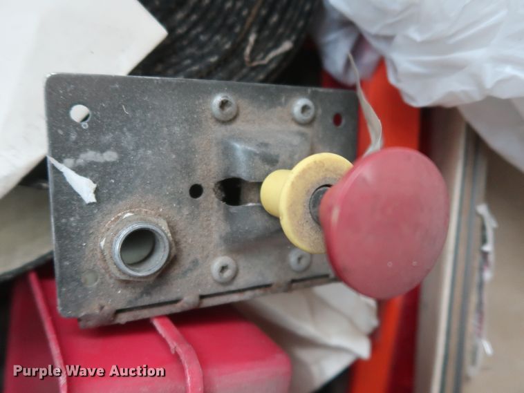 image for item DH0997 2003 Freightliner Columbia  semi truck