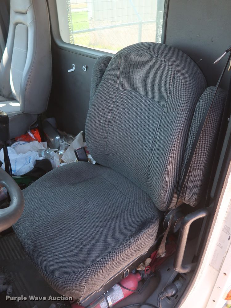 image for item DH0997 2003 Freightliner Columbia  semi truck