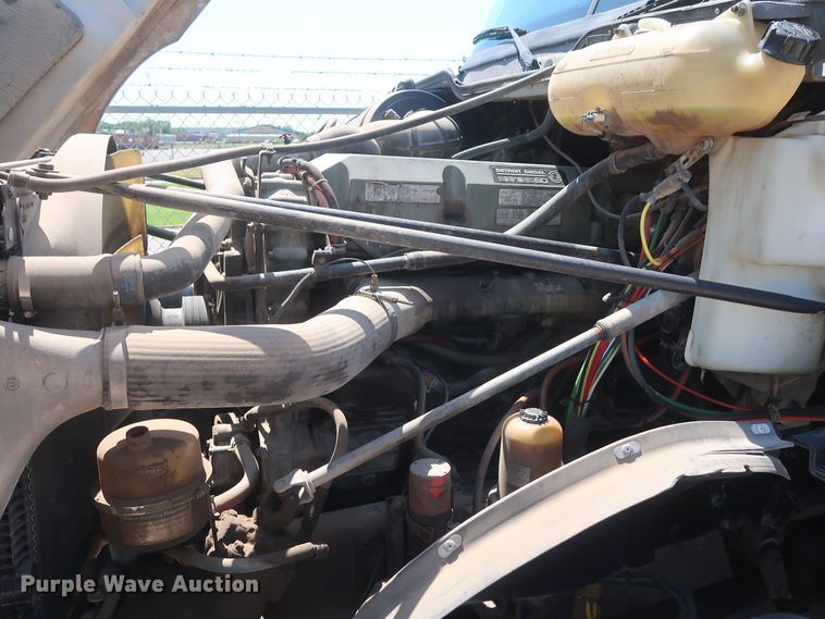 image for item DH0997 2003 Freightliner Columbia  semi truck