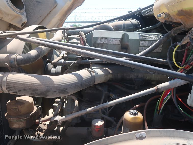 image for item DH0997 2003 Freightliner Columbia  semi truck