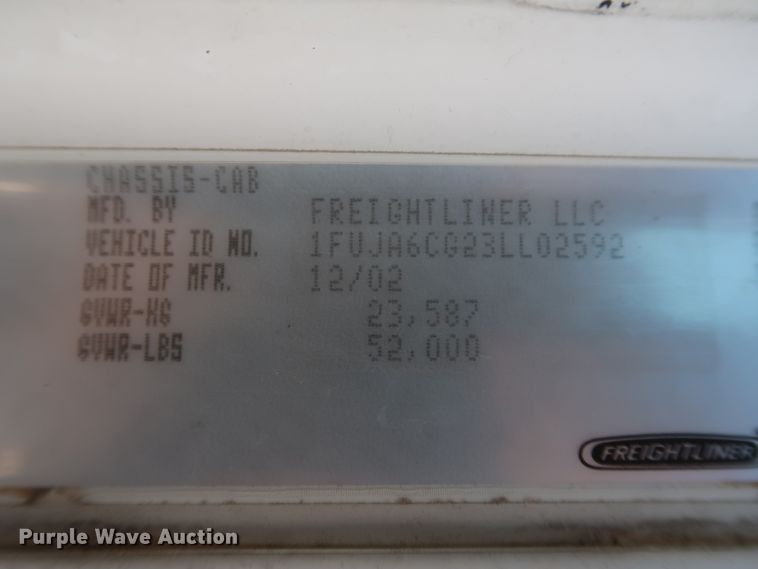 image for item DH0997 2003 Freightliner Columbia  semi truck