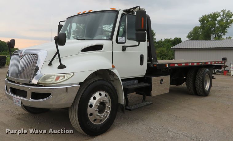 image for item DH1157 2008 International 4300  rollback truck