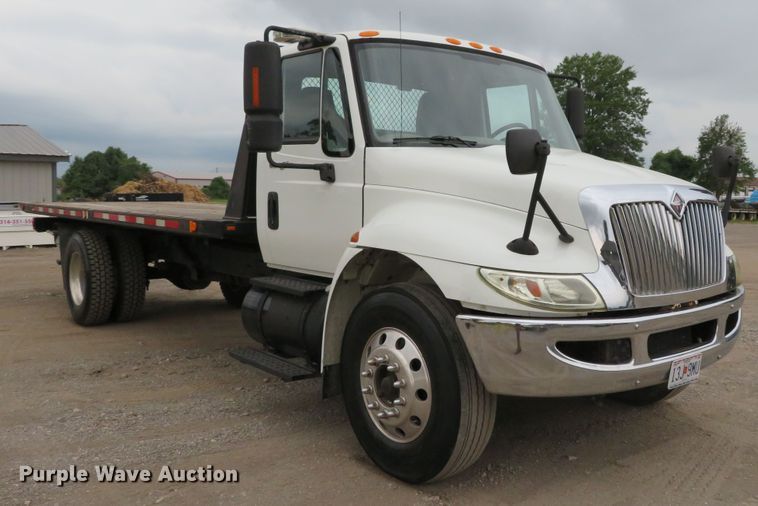 image for item DH1157 2008 International 4300  rollback truck