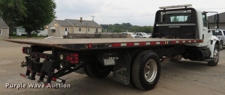 image for item DH1157 2008 International 4300  rollback truck