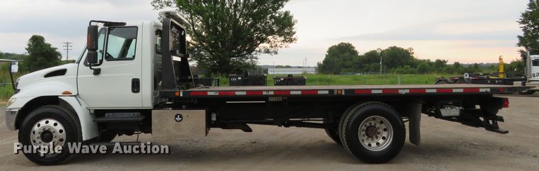 image for item DH1157 2008 International 4300  rollback truck