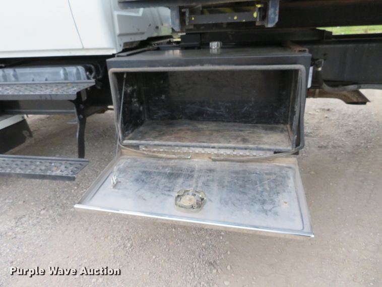 image for item DH1157 2008 International 4300  rollback truck