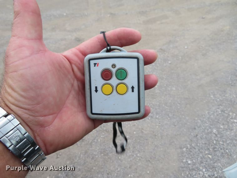 image for item DH1157 2008 International 4300  rollback truck