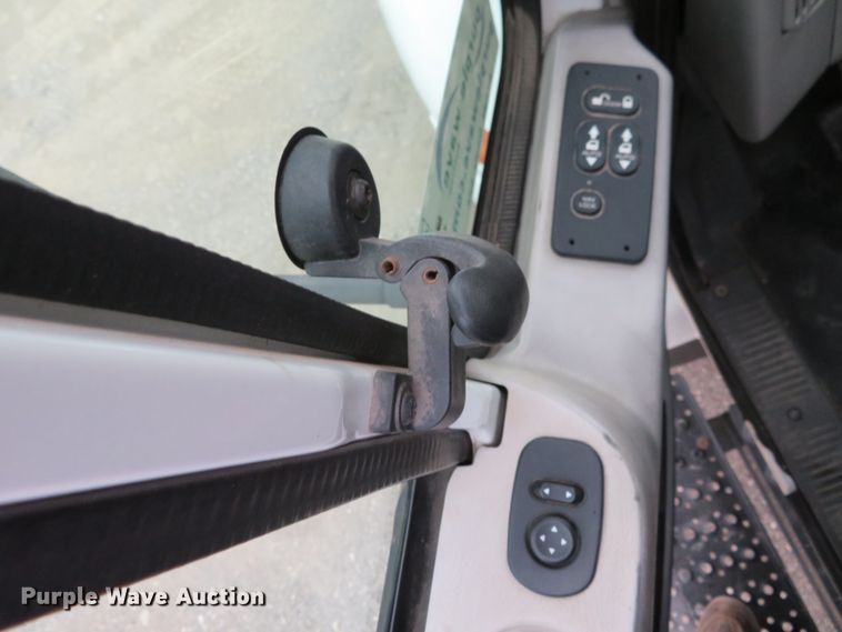 image for item DH1157 2008 International 4300  rollback truck