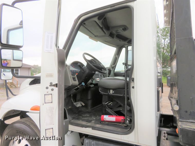 image for item DH1157 2008 International 4300  rollback truck