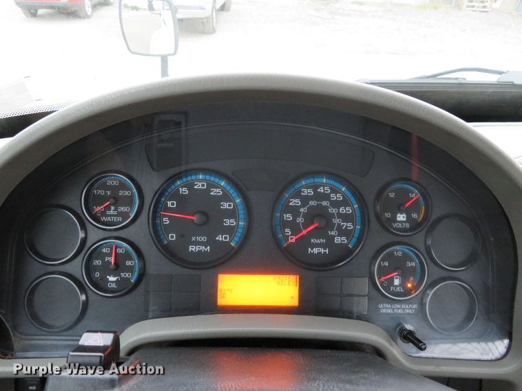 image for item DH1157 2008 International 4300  rollback truck