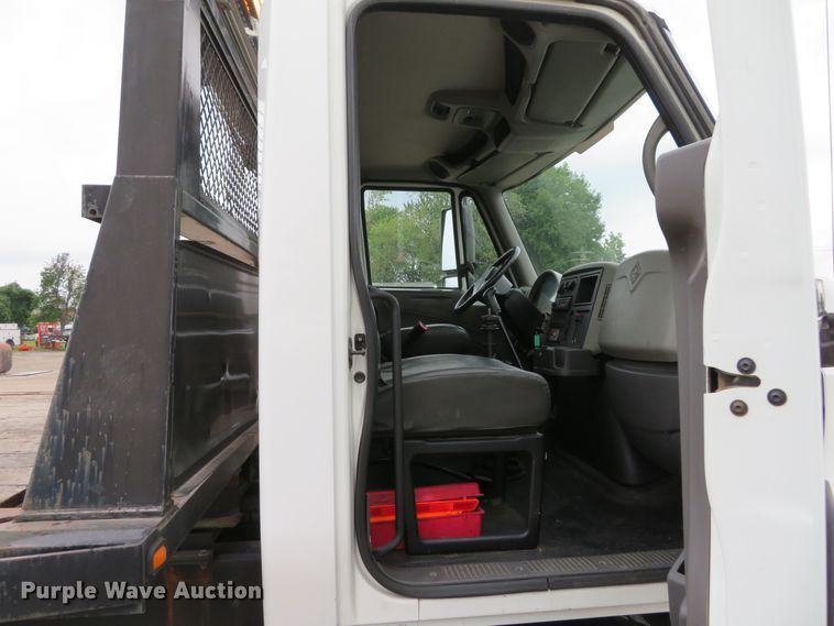 image for item DH1157 2008 International 4300  rollback truck