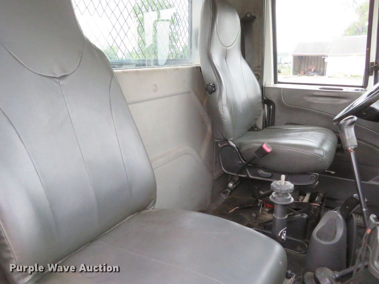 image for item DH1157 2008 International 4300  rollback truck