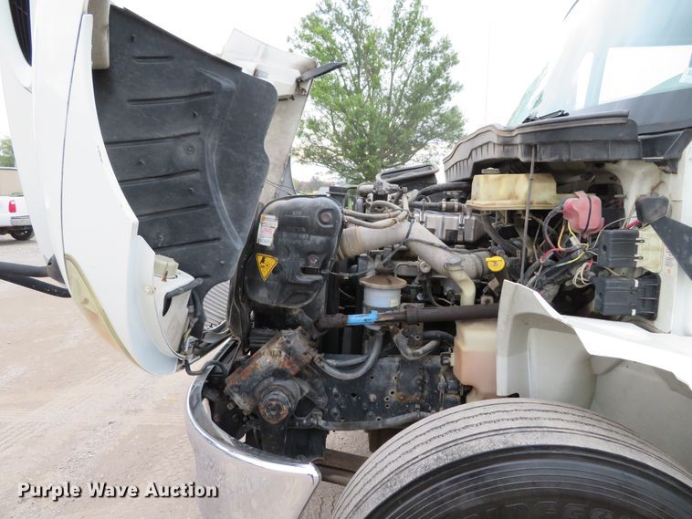 image for item DH1157 2008 International 4300  rollback truck