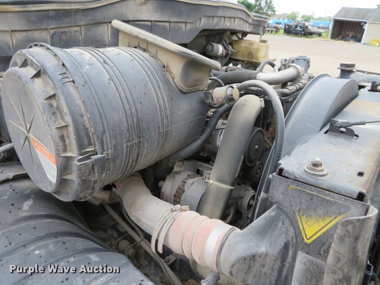 image for item DH1157 2008 International 4300  rollback truck