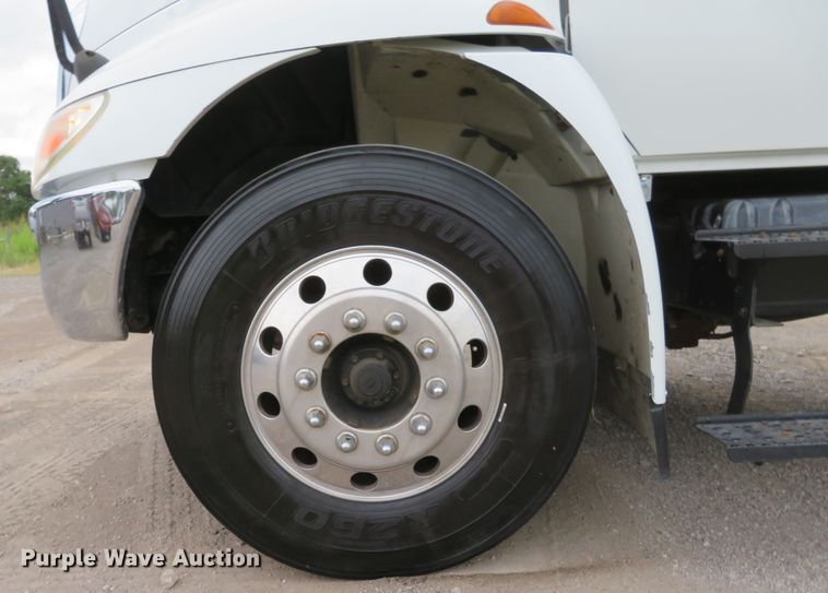 image for item DH1157 2008 International 4300  rollback truck