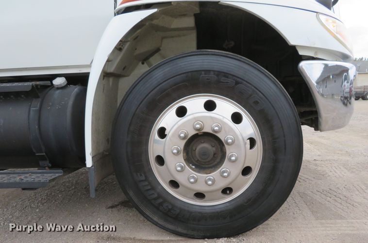 image for item DH1157 2008 International 4300  rollback truck