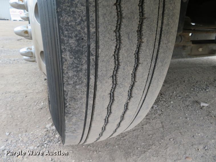 image for item DH1157 2008 International 4300  rollback truck