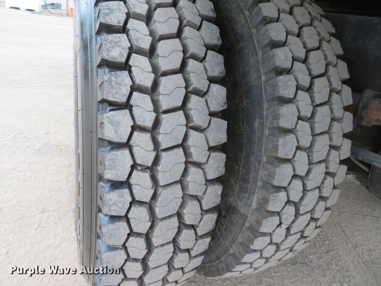 image for item DH1157 2008 International 4300  rollback truck