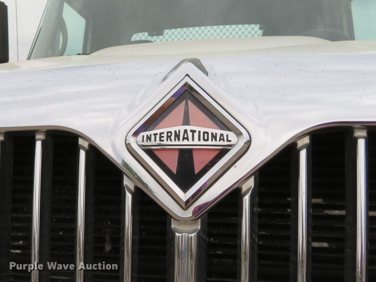 image for item DH1157 2008 International 4300  rollback truck