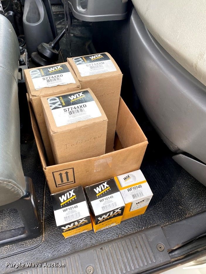 image for item DH1157 2008 International 4300  rollback truck