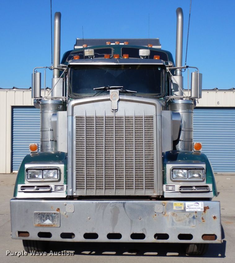 image for item DH6613 2000 Kenworth W900B semi tractor