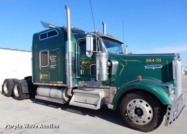 image for item DH6613 2000 Kenworth W900B semi tractor