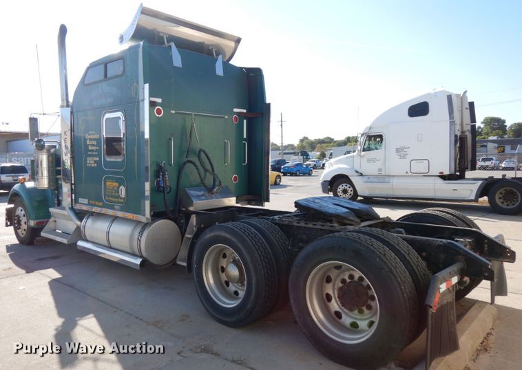 image for item DH6613 2000 Kenworth W900B semi tractor