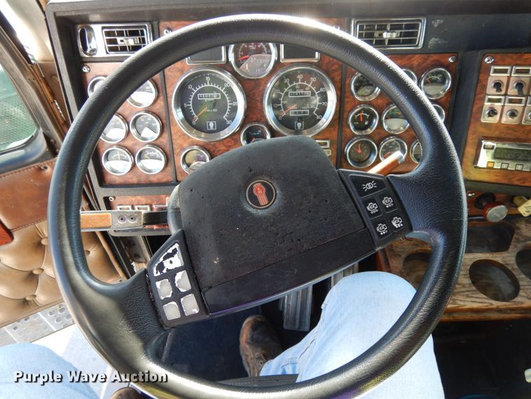 image for item DH6613 2000 Kenworth W900B semi tractor