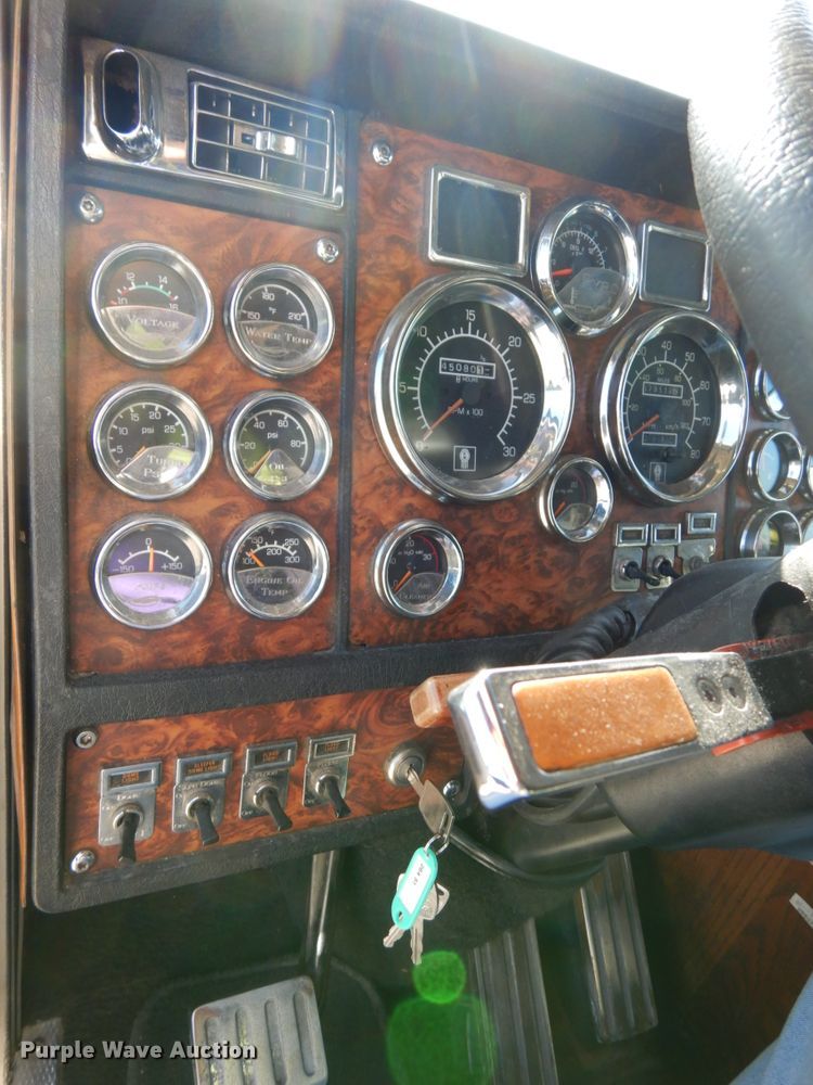 image for item DH6613 2000 Kenworth W900B semi tractor