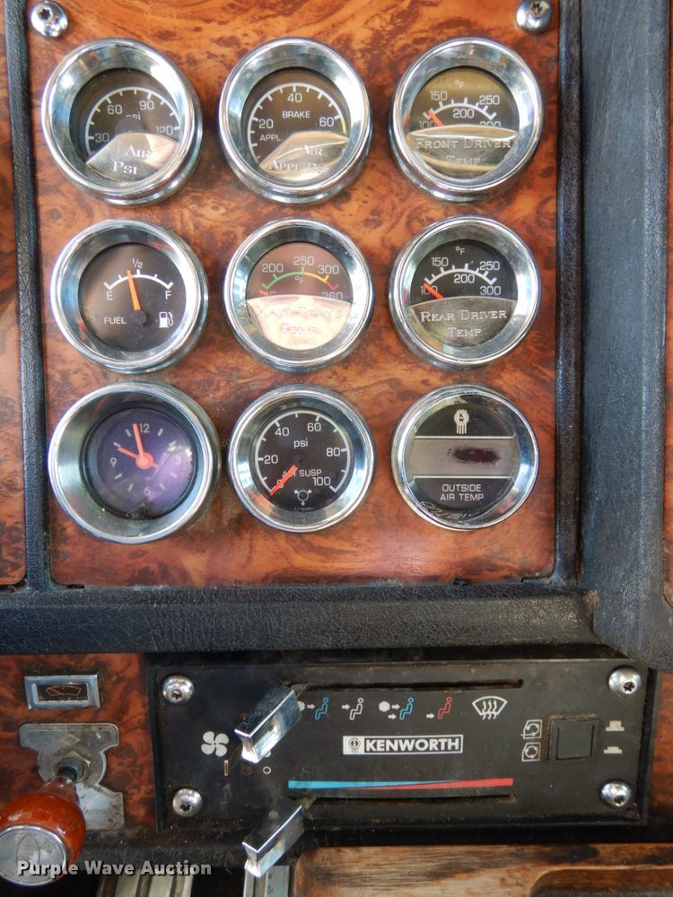 image for item DH6613 2000 Kenworth W900B semi tractor