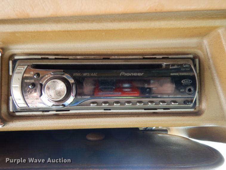 image for item DH6613 2000 Kenworth W900B semi tractor