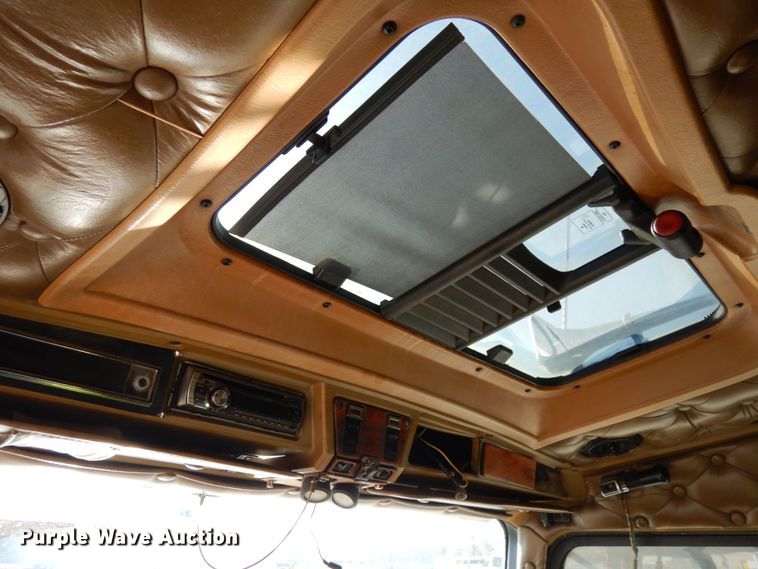 image for item DH6613 2000 Kenworth W900B semi tractor