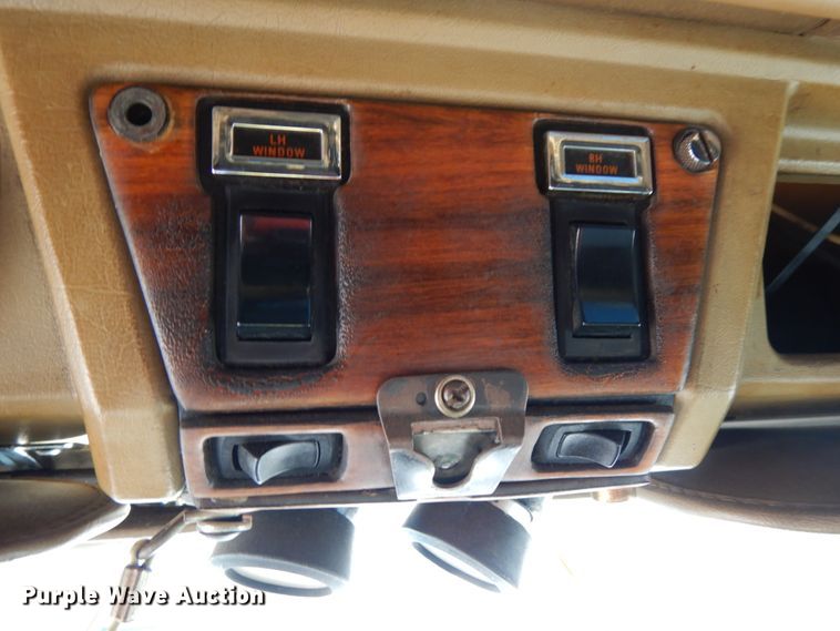 image for item DH6613 2000 Kenworth W900B semi tractor