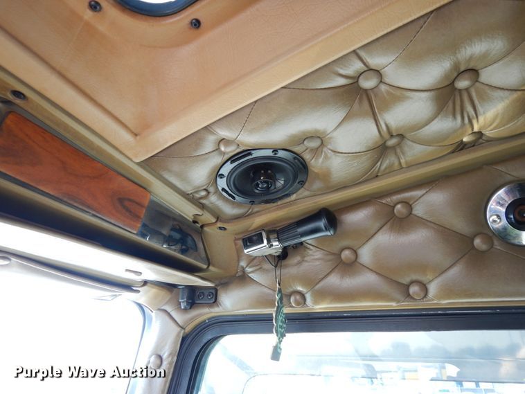 image for item DH6613 2000 Kenworth W900B semi tractor