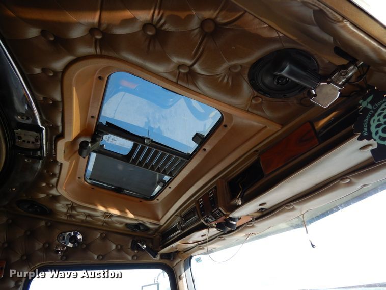 image for item DH6613 2000 Kenworth W900B semi tractor