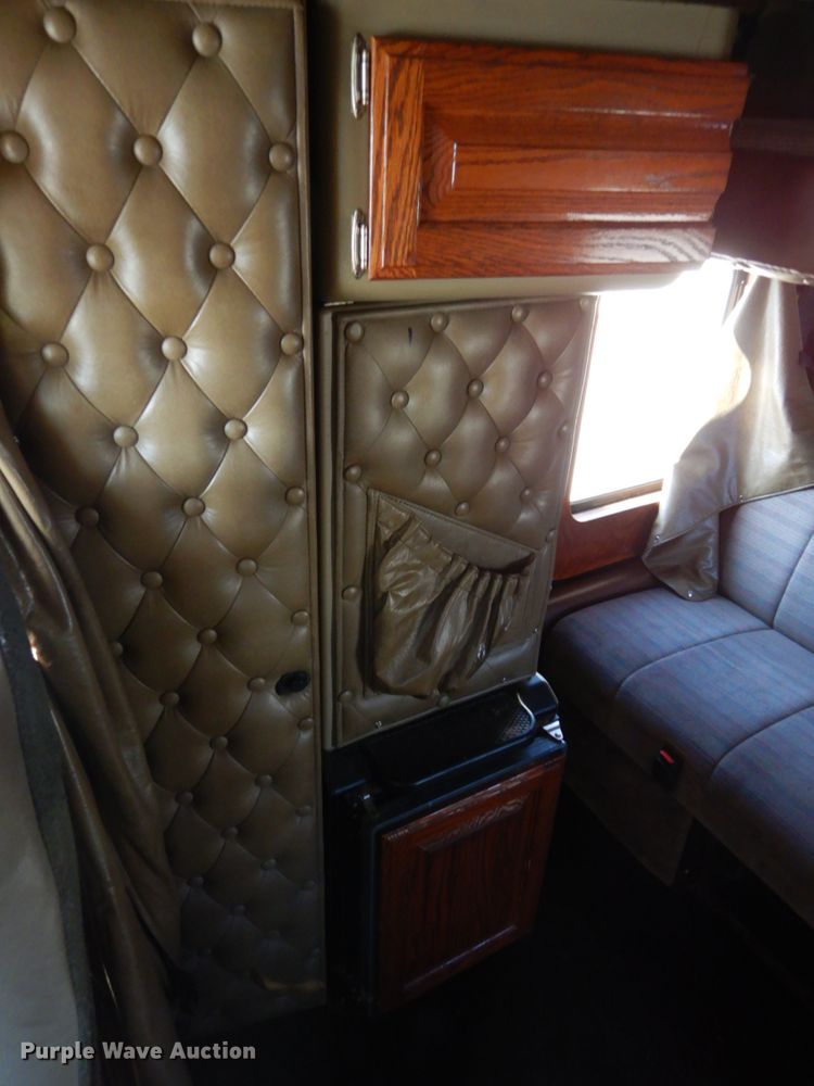 image for item DH6613 2000 Kenworth W900B semi tractor