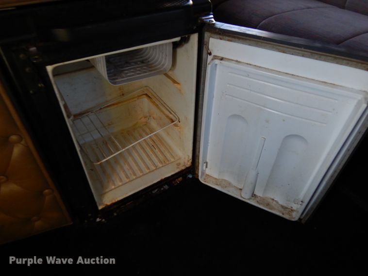 image for item DH6613 2000 Kenworth W900B semi tractor