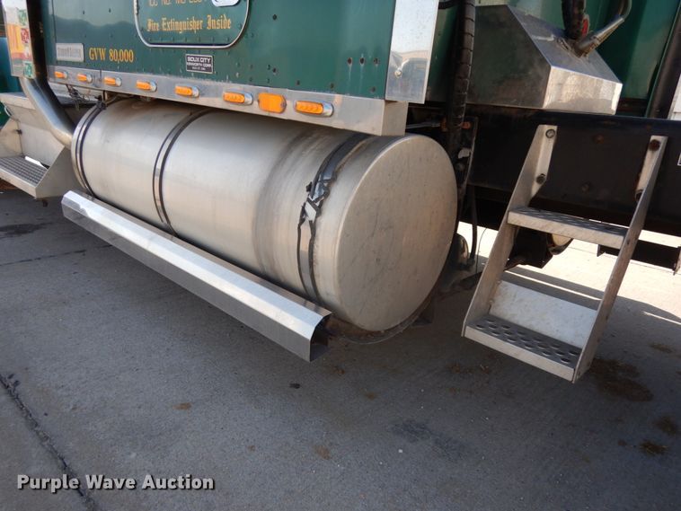 image for item DH6613 2000 Kenworth W900B semi tractor