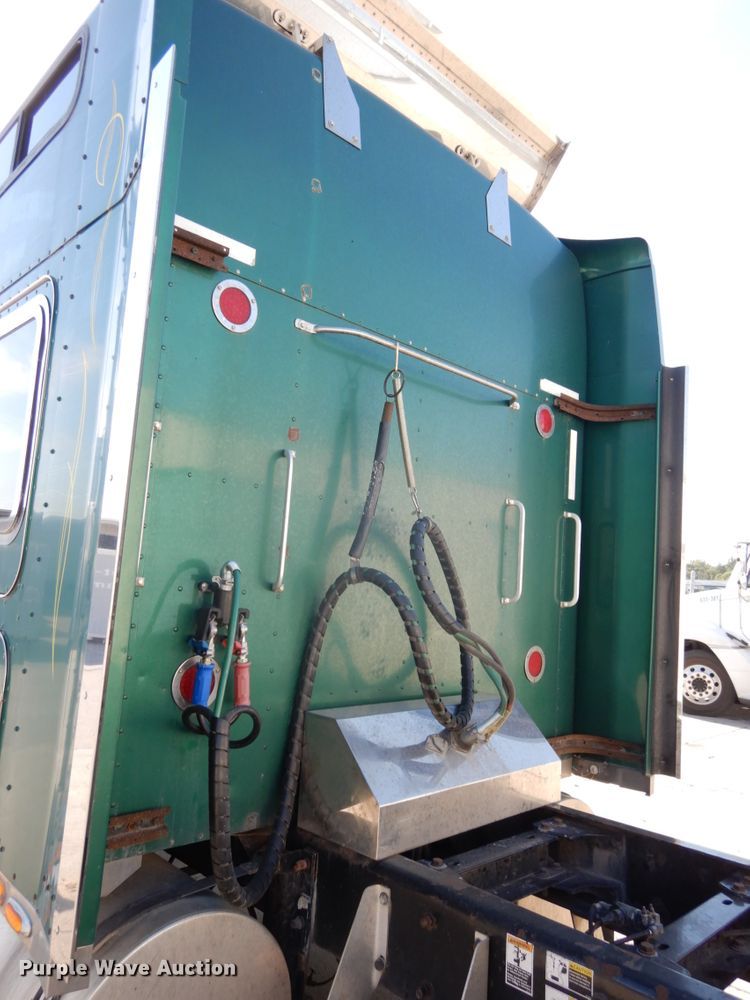 image for item DH6613 2000 Kenworth W900B semi tractor