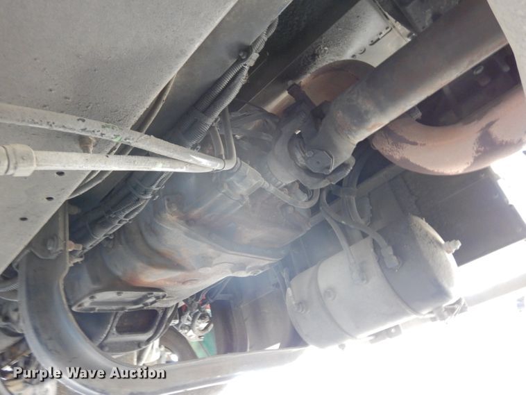 image for item DH6613 2000 Kenworth W900B semi tractor