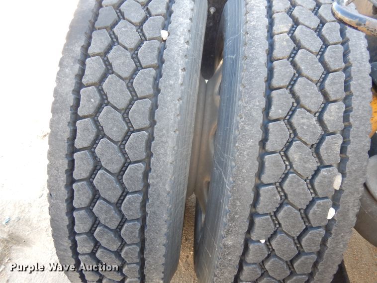 image for item DH6613 2000 Kenworth W900B semi tractor