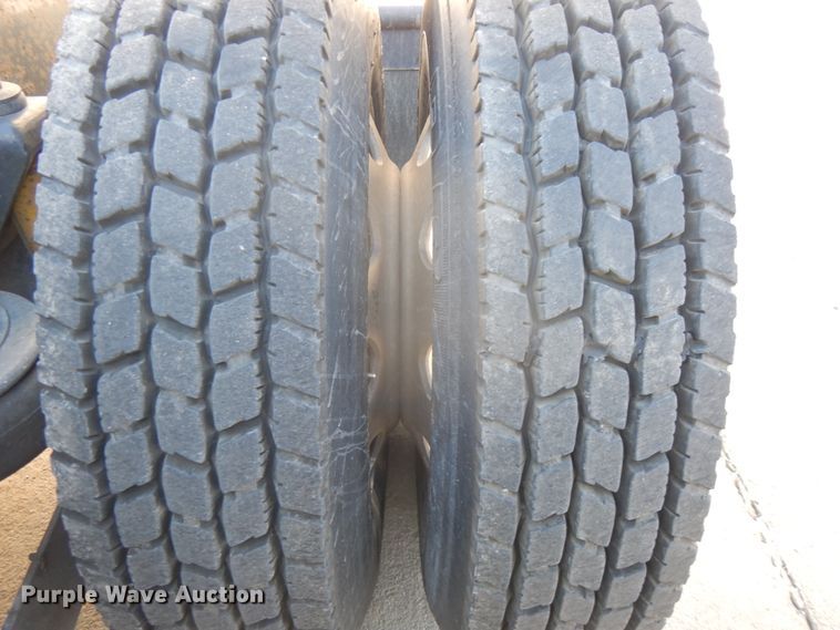 image for item DH6613 2000 Kenworth W900B semi tractor