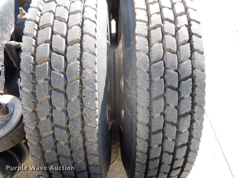 image for item DH6613 2000 Kenworth W900B semi tractor