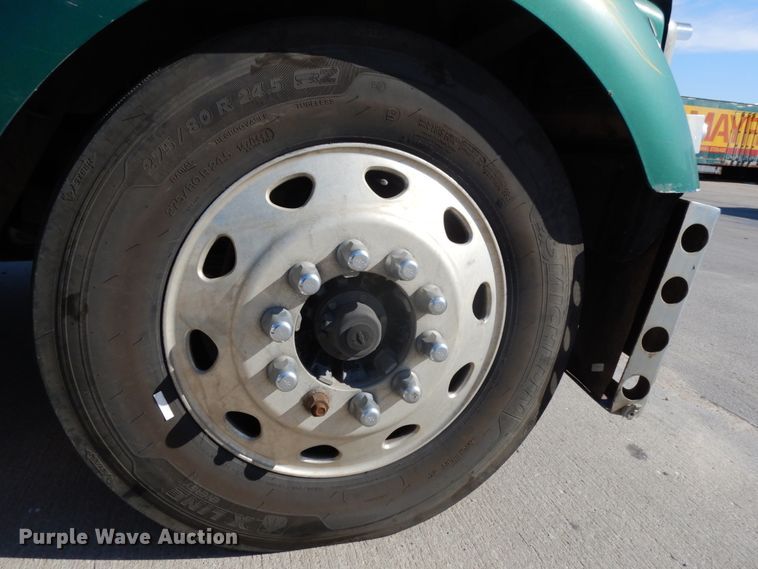 image for item DH6613 2000 Kenworth W900B semi tractor