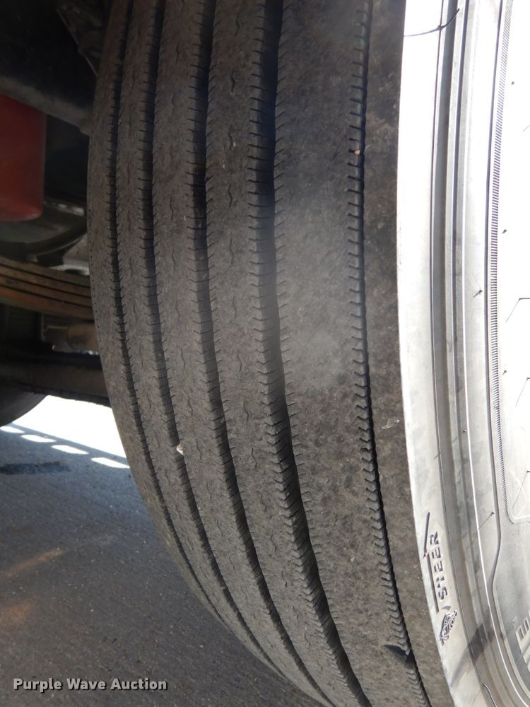 image for item DH6613 2000 Kenworth W900B semi tractor