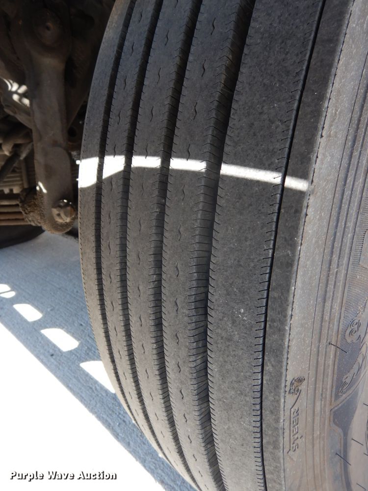 image for item DH6613 2000 Kenworth W900B semi tractor