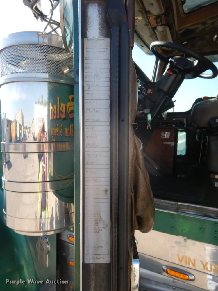 image for item DH6613 2000 Kenworth W900B semi tractor