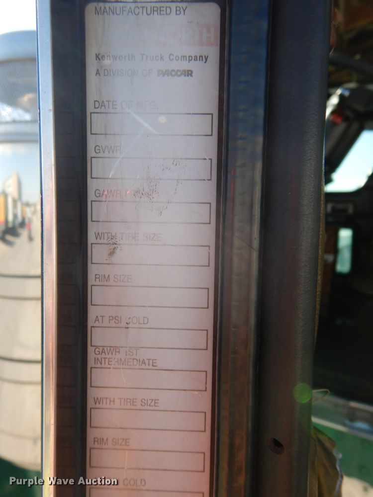 image for item DH6613 2000 Kenworth W900B semi tractor